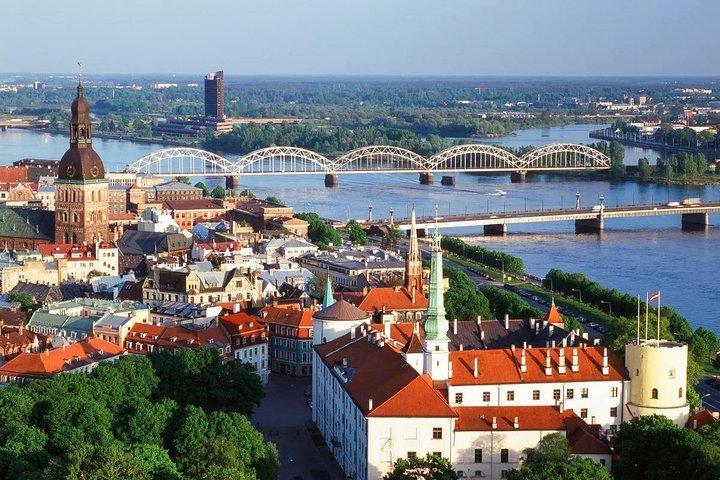 Join-in Shore Excursion: Sightseeing Tour of Riga