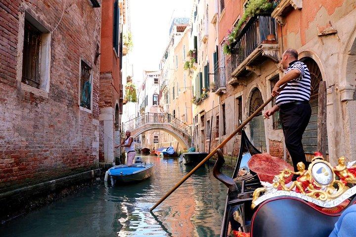 45-Minute or 1-hour Private Gondola Ride from Rialto