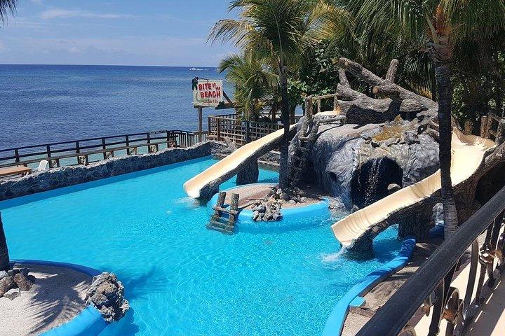Excursão de meio dia em Roatan com visita às fábricas de cervejas, rum e chocolate