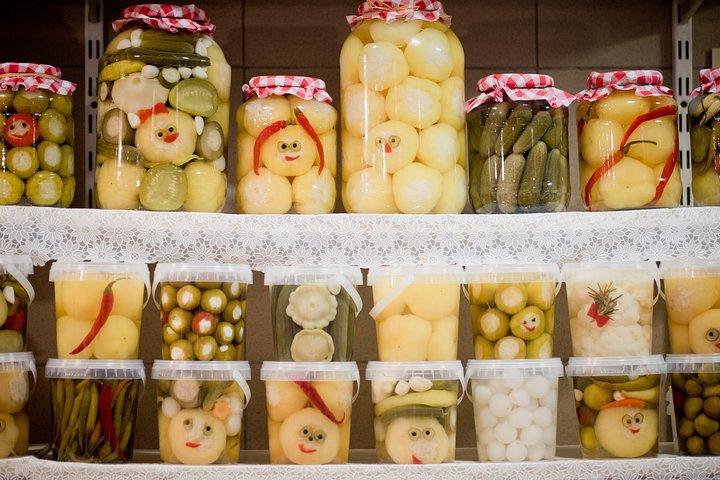 ブダペスト フード クロール - ワイン テイスティングとコーヒー ハウスのあるハンガリー料理ツアー
