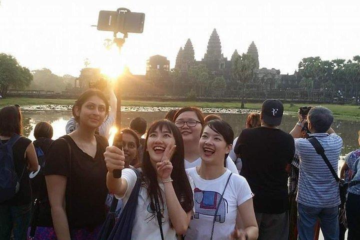 Tour all'alba dei templi di Angkor da Siem Reap