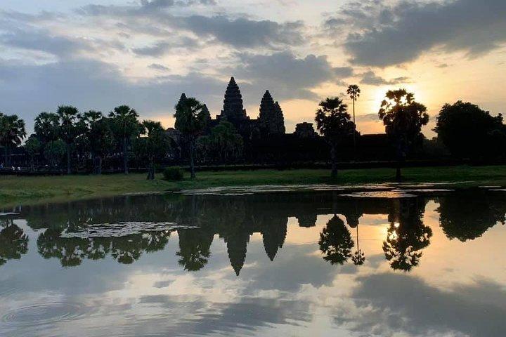 Angkor Wat Sunrise TukTuk Tour