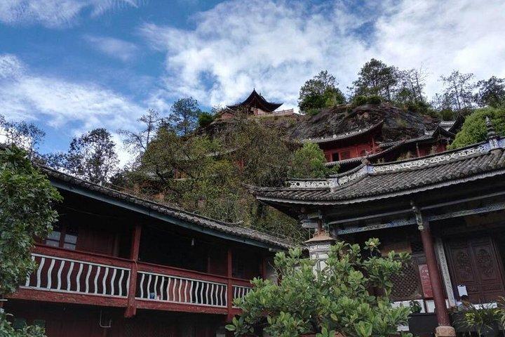 2-Days Private tour of Tiger Leaping Gorge,Shaxi and Shibaoshan from Lijiang