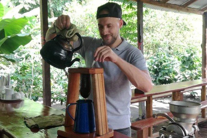 Sloth observation, kaffe, chokolade og sukkerrør oplevelse
