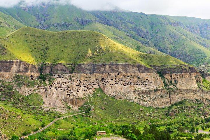 Vardzia + Akhaltsikhe + Borjomi + Gori + Uplistsikhe 2-dages privat tur