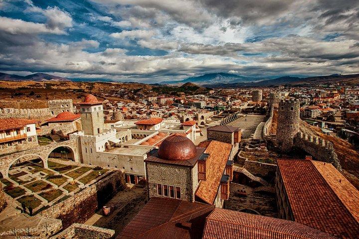 Vardzia + Akhaltsikhe + Borjomi + Gori + Uplistsikhe 2-dages privat tur