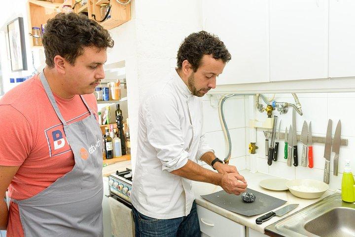 リスボンの家庭での本格的なポルトガル料理教室とディナー