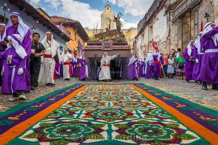 Rundvisning i katolske processioner under den hellige uge i Antigua