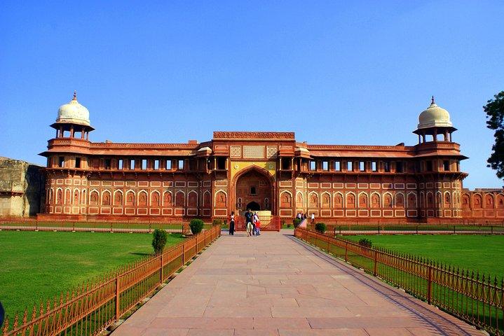 Taj Mahal e Agra Day Tour da Jaipur che termina a Delhi in treno