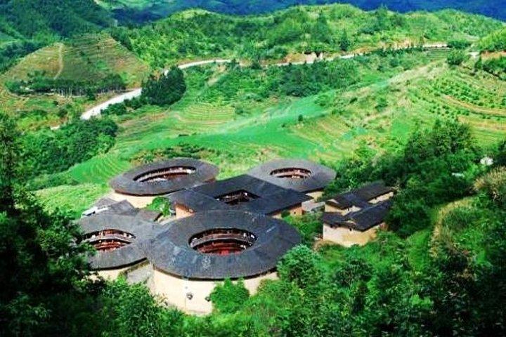 Ganztägige private Tour nach Tianluokeng Tulou und Taxia Village ab Xiamen