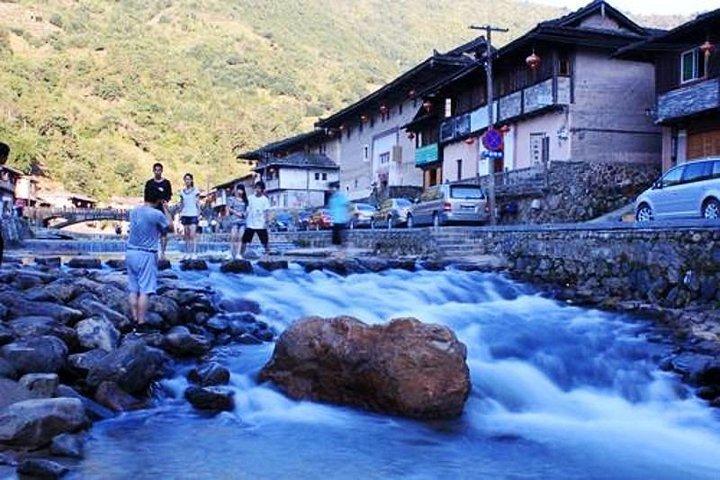 Ganztägige private Tour nach Tianluokeng Tulou und Taxia Village ab Xiamen