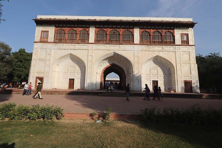 Audio Guided Tour Of Red Fort, Delhi on HopOn India App