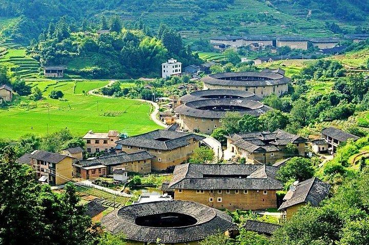 Private Layover Tour nach Tianluokeng Tulou vom Flughafen Xiamen oder vom Kreuzfahrthafen