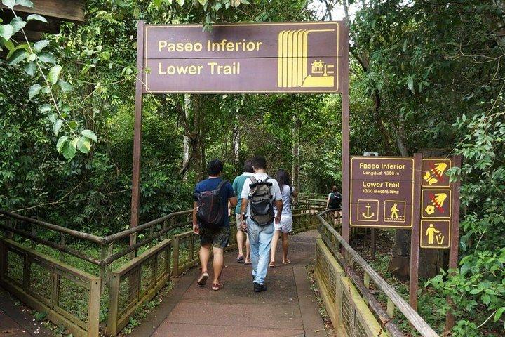 Enjoy the Iguazu falls and the "Devil's throat" from the argentine side