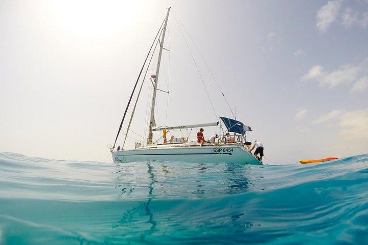 4h Ausflug und Navigation Geteiltes Segelboot Corralejo Lobos