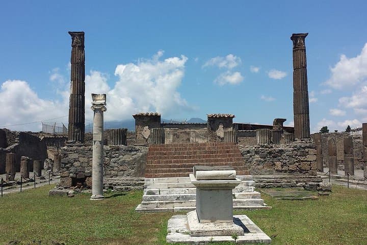 Shore Excursion: Capri, Sorrento and Pompeii Exclusive Day Tour from Naples Port