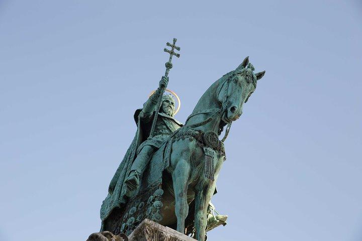Slottsdistriktstur med Matthias Church Ticket & Cake & Coffee