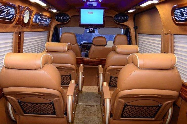 プライベート送迎ハノイリムジン車両で片道ハロン