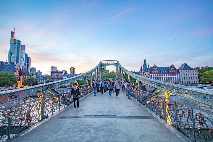 Explore Frankfurt in 60 minutes with a Local