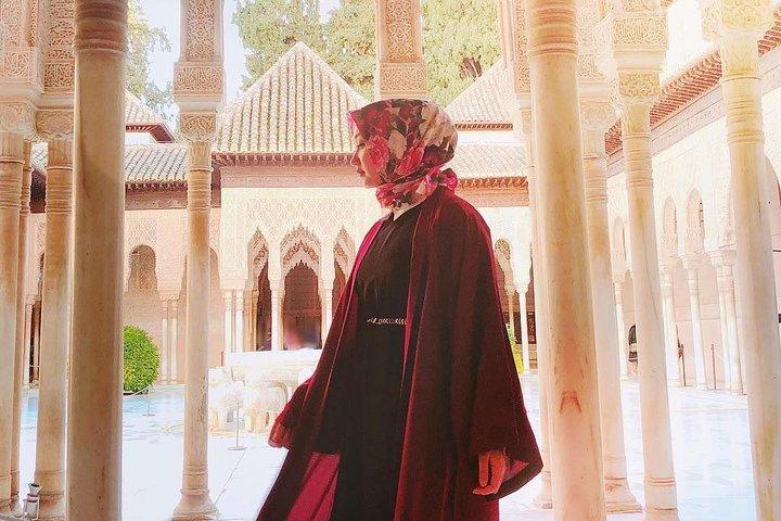 Alhambra Kleingruppentour mit Nasrid, Generalife & Alcazaba