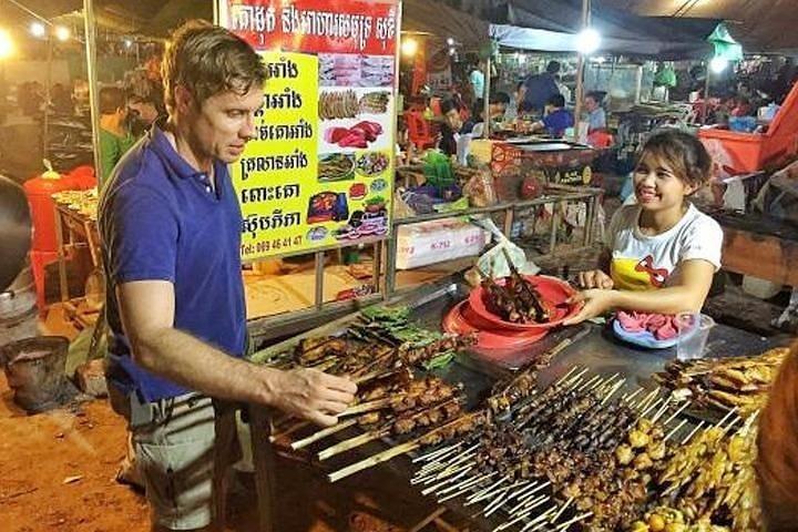 Visite nocturne de la rue privée de Siem Reap