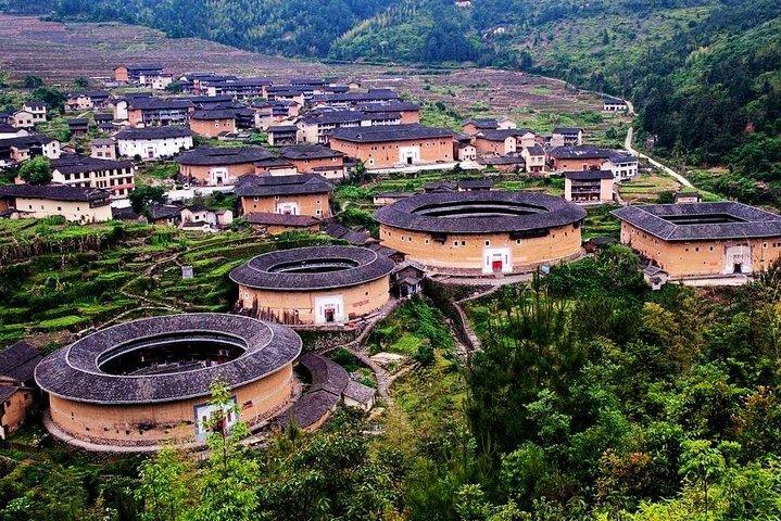 Private Transfer Service tussen Xiamen City en Yongding Hakka Tulou