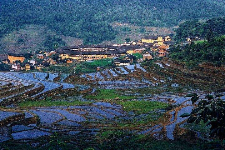 Private Transfer Service between Xiamen City and Yongding Hakka Tulou
