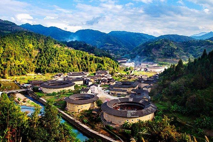 Privat överföringstjänst mellan Xiamen City och Nanjing Tulou