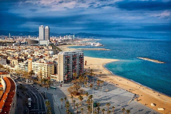 Private Transfer Barcelona Airport BCN to Barcelona by Luxury Van