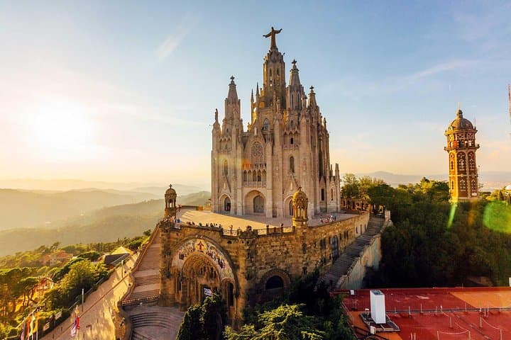 Private Transfer Barcelona Airport BCN to Barcelona by Luxury Van