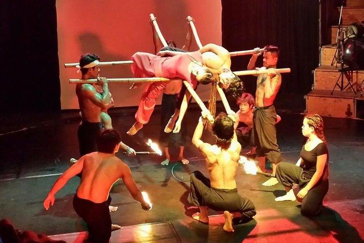 The Cambodia Circus, Phare alle 19:00