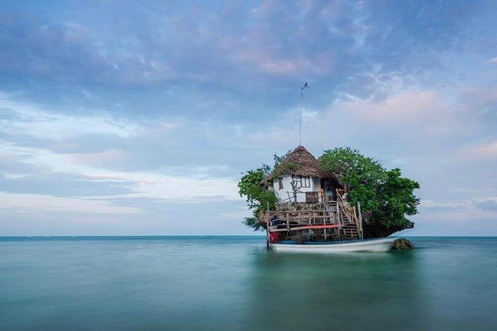 The Rock Restaurant van Speed Boat