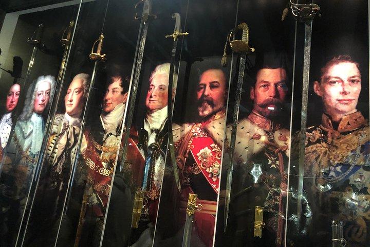 Excursão privada tradicional de dia inteiro em Londres a pé e transporte público