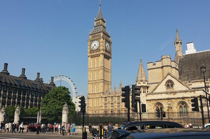 ウォーキングと公共交通機関による1日の伝統的なプライベートロンドンツアー