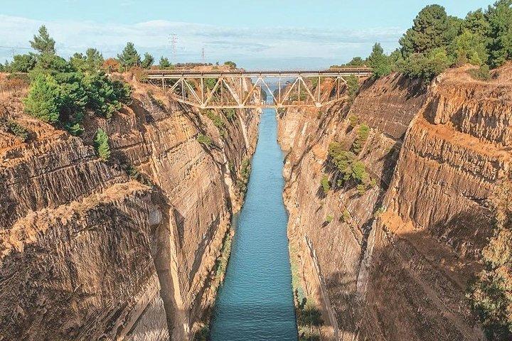 Viagem ao templo de Apolo e canal de Corinto saindo de Atenas