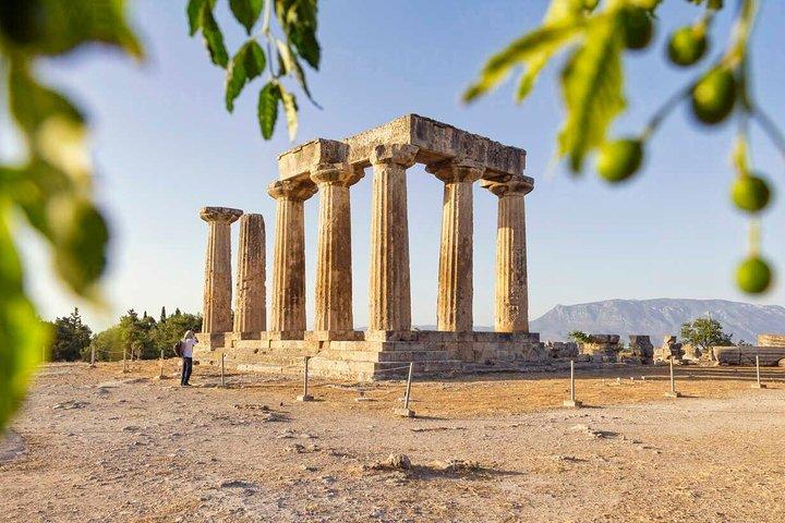 アテネからのアポロン神殿とコリント運河の旅