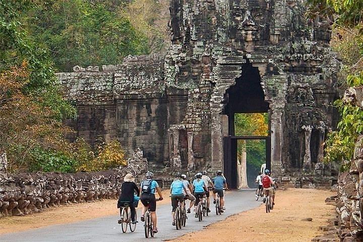 Angkor Wat e Bayon: il sorridente Temple Bike Tour
