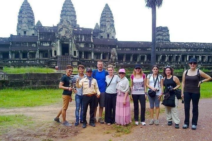 Templos de Angkor Wat e pequenos circuitos de dia inteiro em transporte privado