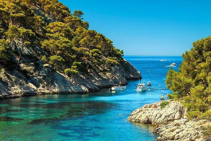 Tour privato di Calanques of Cassis, Aix-en-Provence e degustazione di vini