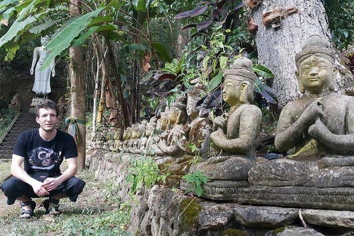 半日、滝寺、チェンマイ、タイの僧kチャット瞑想リトリート