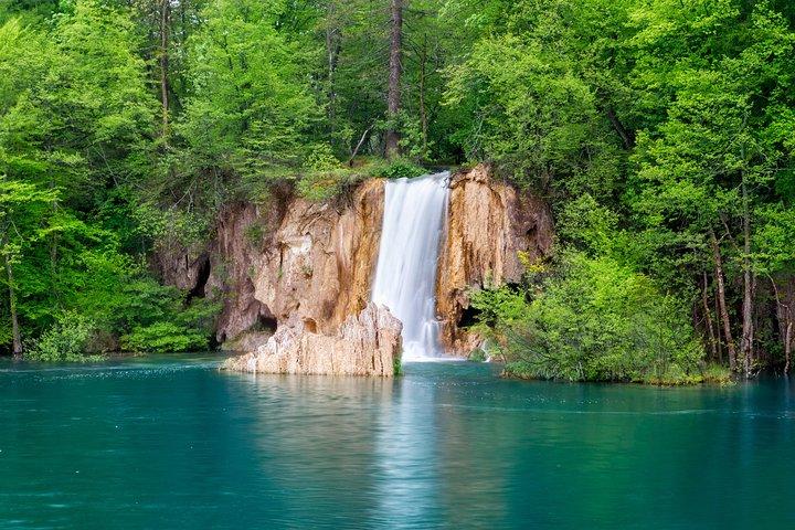 Transfer privado Zagreb - Split com uma parada no Parque Nacional dos Lagos Plitvice