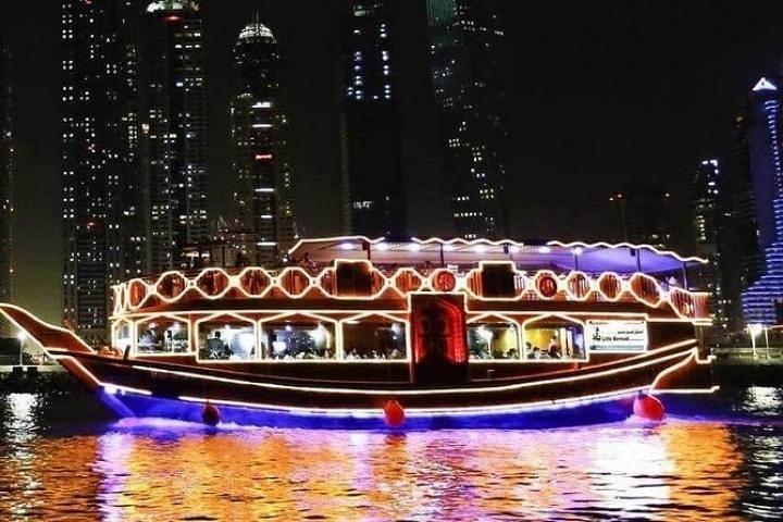 Safari nel deserto di Dubai con cena in crociera in dhow