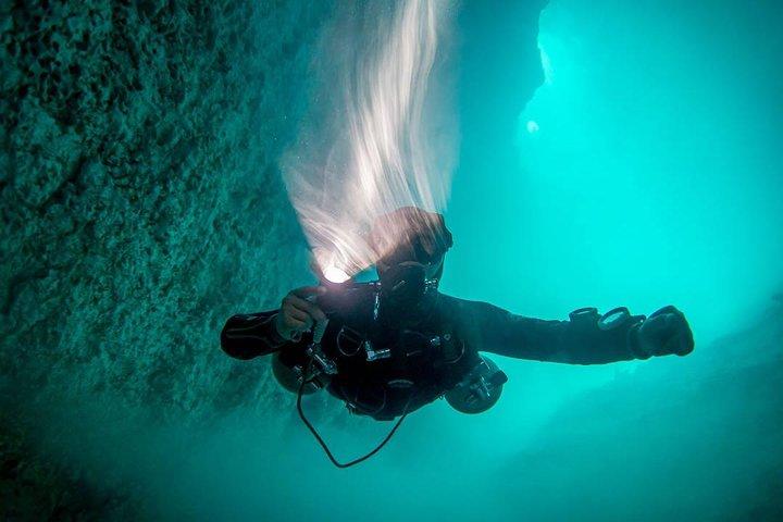 2 cenote-divings (inclusief een diepe duik) voor gevorderde duikers in Tulum