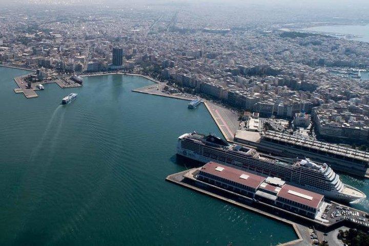 ピレウスポートバイミニバンアテネ国際空港