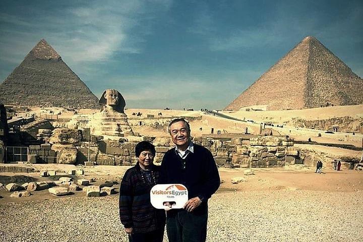 Visite privée d'une demi-journée aux pyramides de Gizeh comprend le déjeuner
