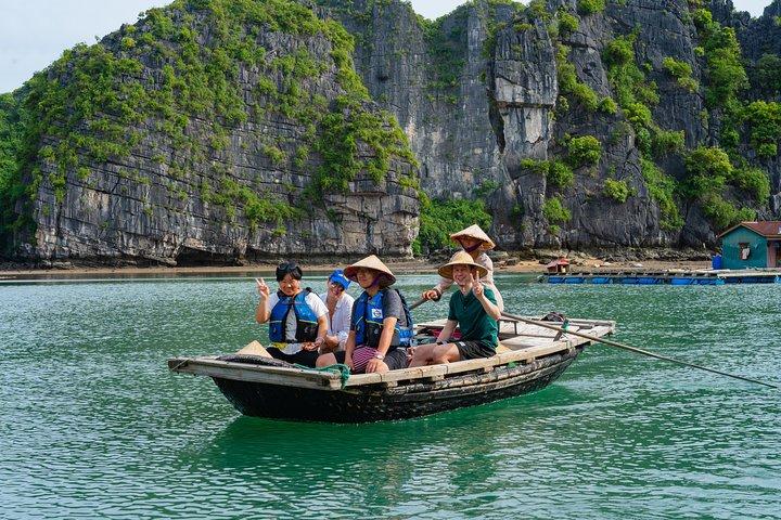 3-dagars Bai Tu Long kryssning: Halong bay, kajak, måltider, grotta, strand - All Inclusive