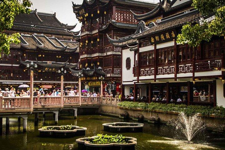 Shanghai City Highlights Private Tagestour mit Huangpu Flusskreuzfahrt