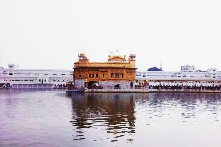 Visite privée du temple d'or et de la frontière de la Wagah avec un déjeuner punjabi authentique