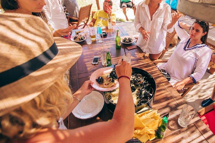 Hvar - Heldagssejlads på en yacht - venlig skipper - lille gruppe - frokost valgfri