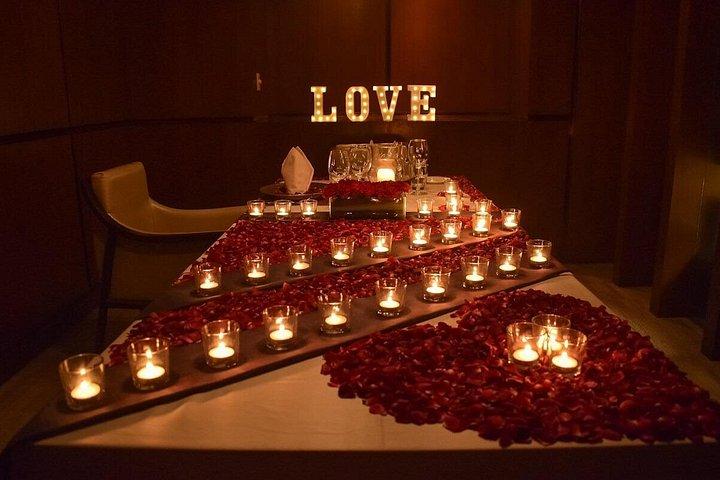 ロマンティックディナーデートのInstagram写真撮影-Roseateでのプライベートダイニング